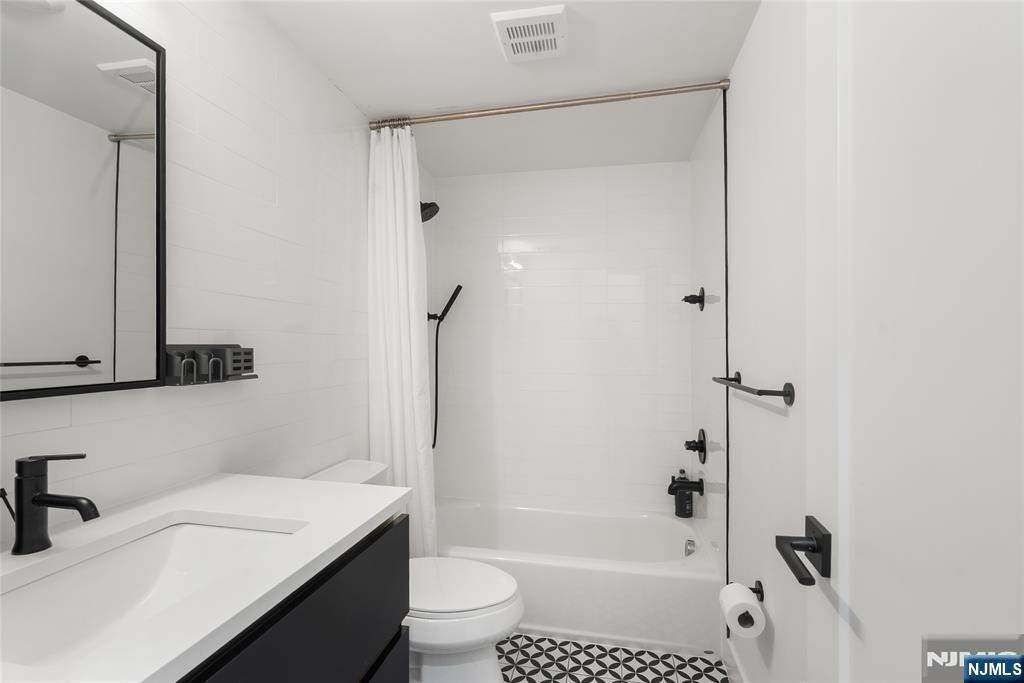 13 Britton Street #1