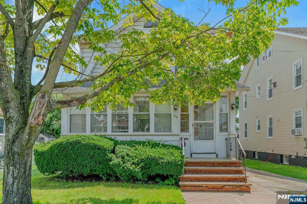 216 Irving Place