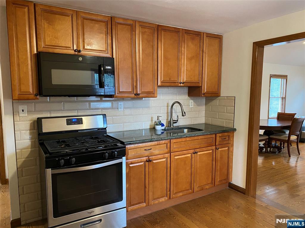 43 Martha Avenue 2 - Photo 3