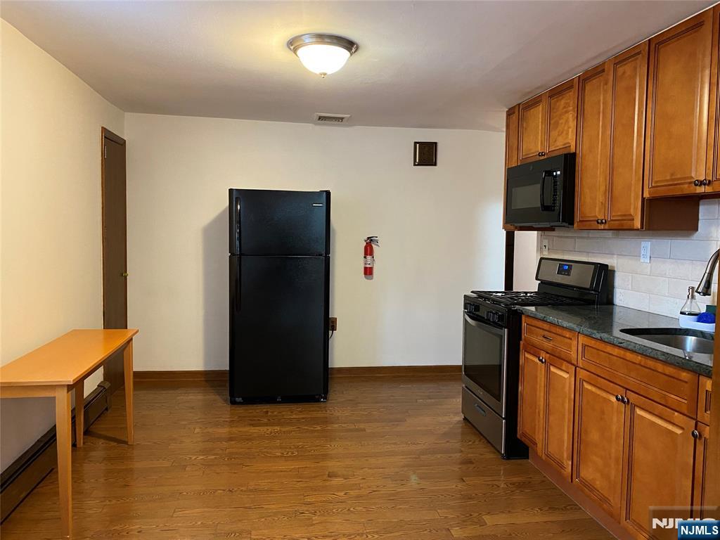 43 Martha Avenue 2 - Photo 4