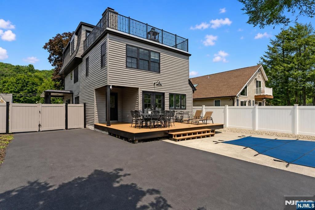 1074 Colfax Avenue