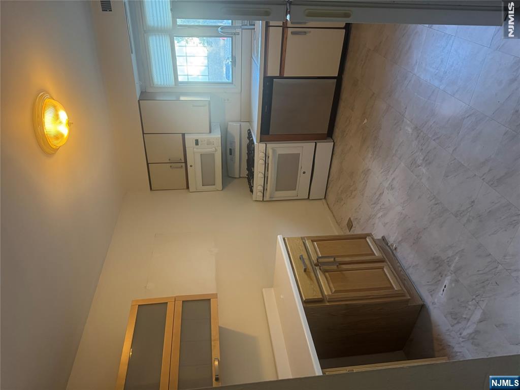 33 Canterbury Lane - Photo 3