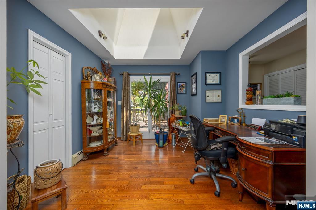 1150 Lakeside Drive