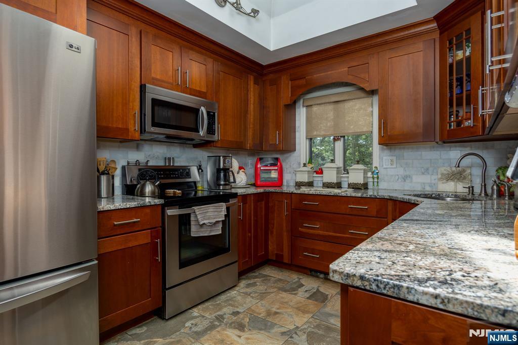 1150 Lakeside Drive