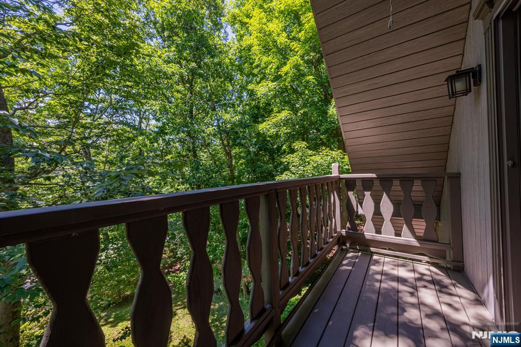 1150 Lakeside Drive
