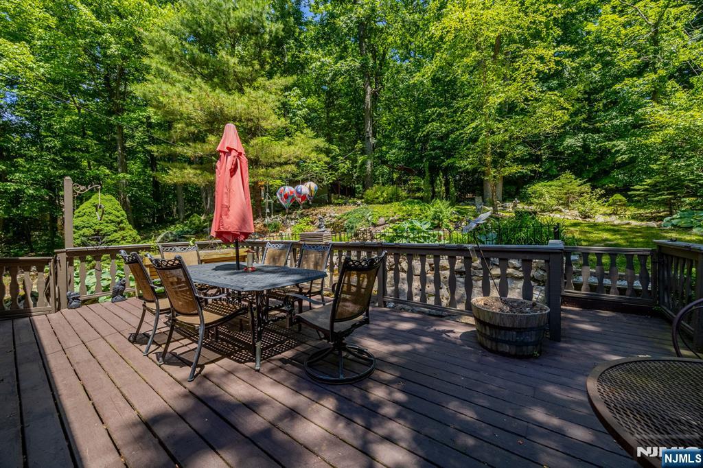 1150 Lakeside Drive
