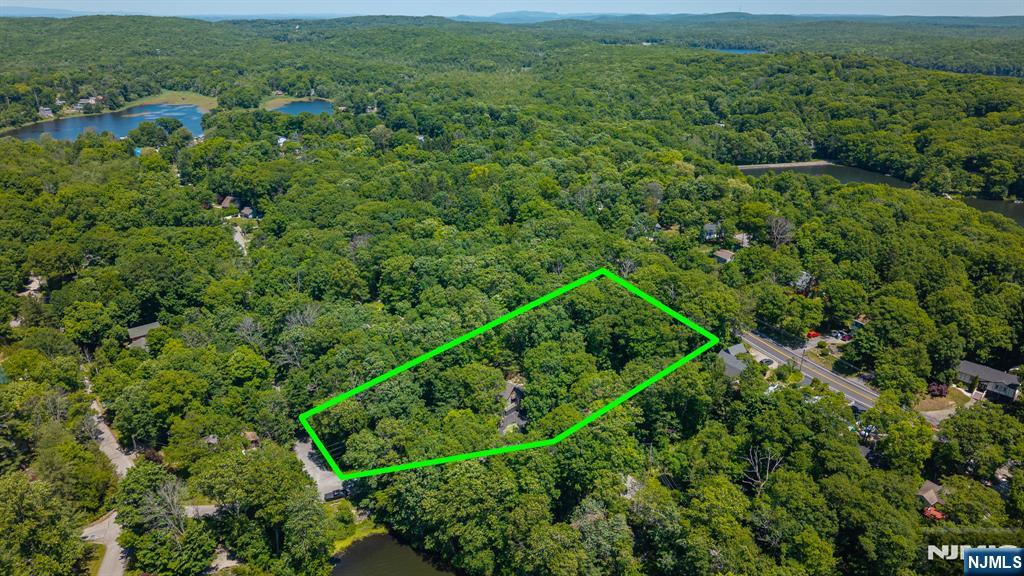 1150 Lakeside Drive
