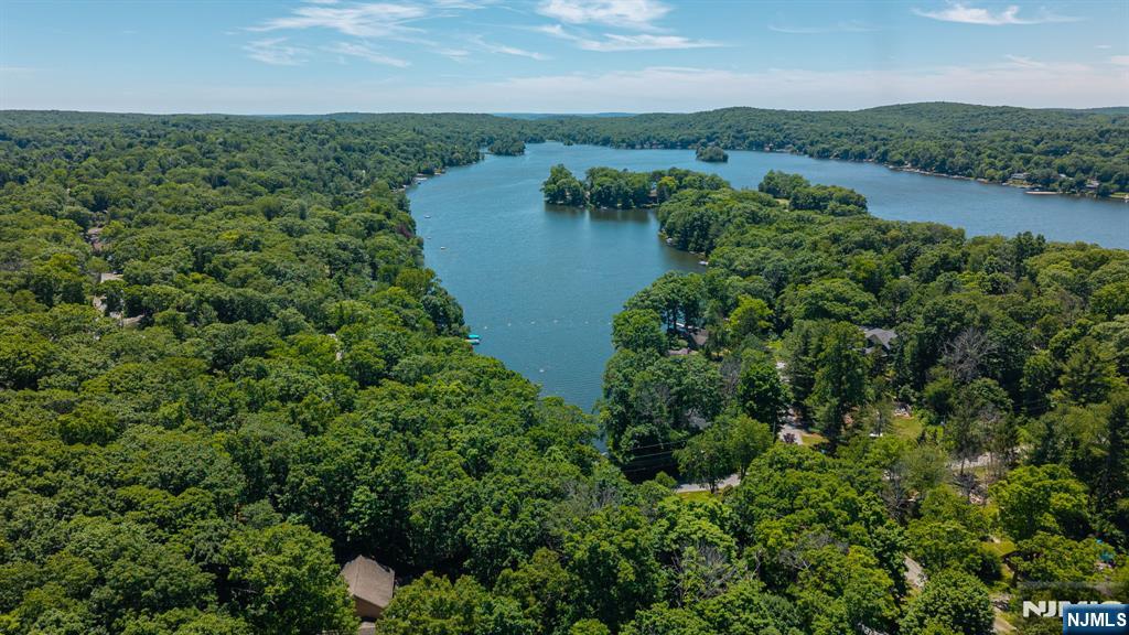 1150 Lakeside Drive