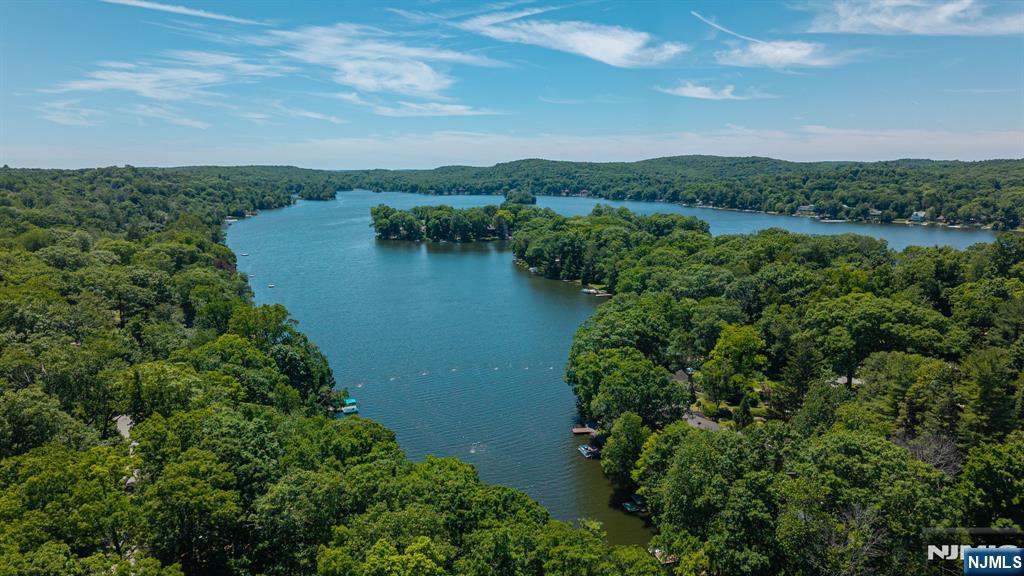 1150 Lakeside Drive