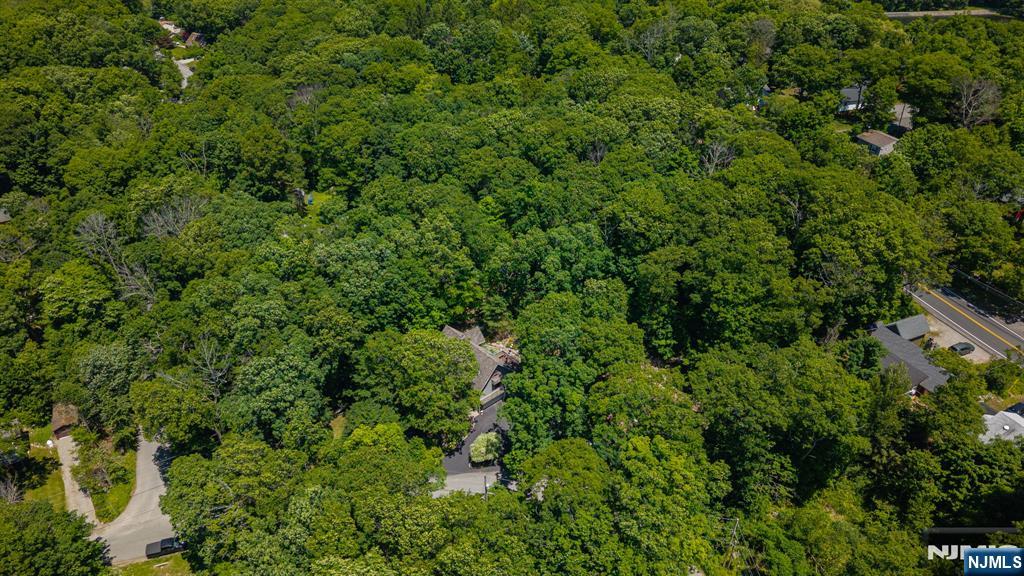 1150 Lakeside Drive