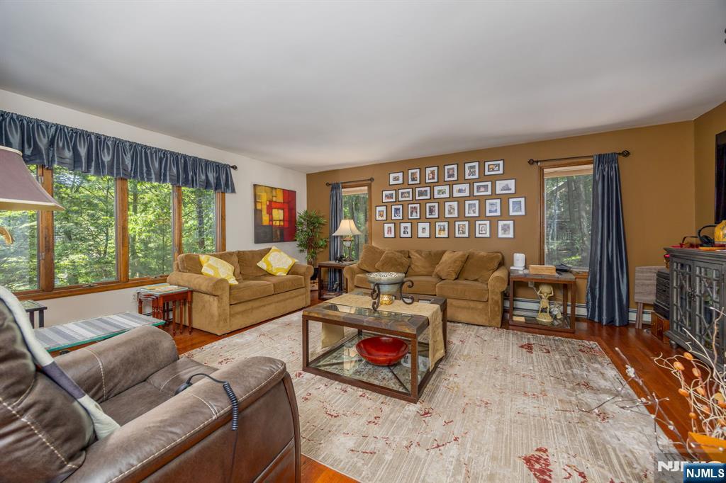 1150 Lakeside Drive