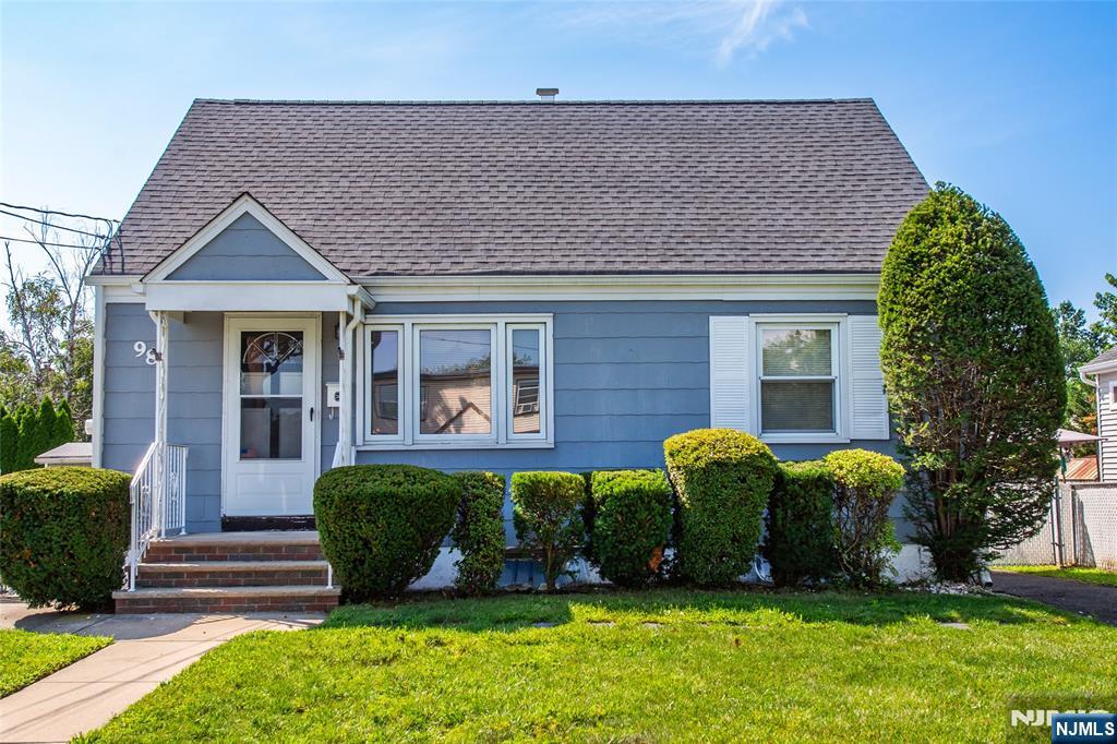98 Tuella Ave, Elmwood Park, NJ 07407