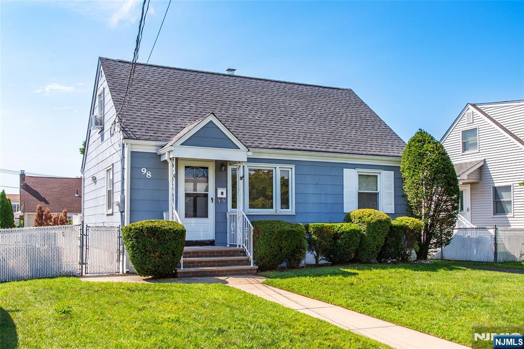 98 Tuella Ave, Elmwood Park, NJ 07407
