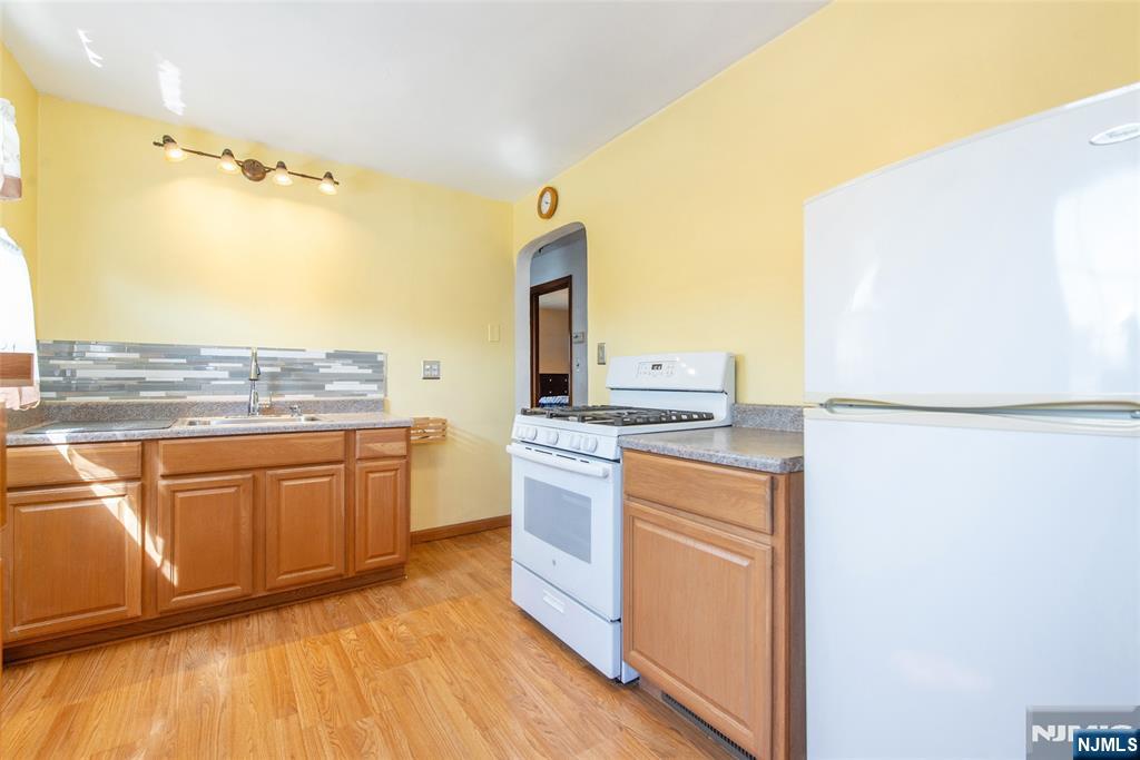 98 Tuella Ave, Elmwood Park, NJ 07407