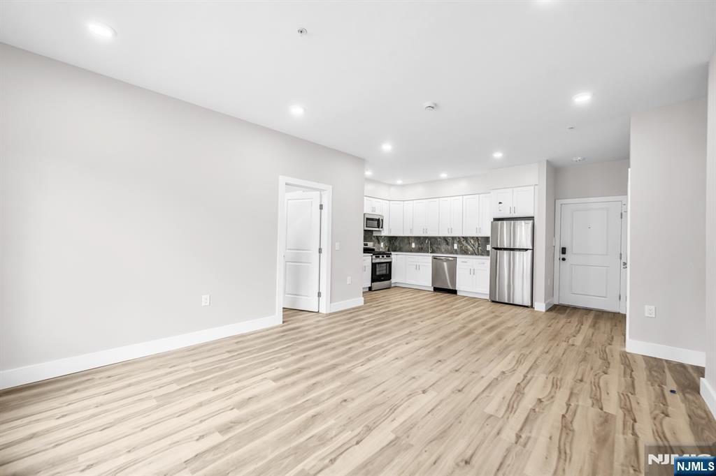 66 Mount Prospect Avenue 2 - Photo 4