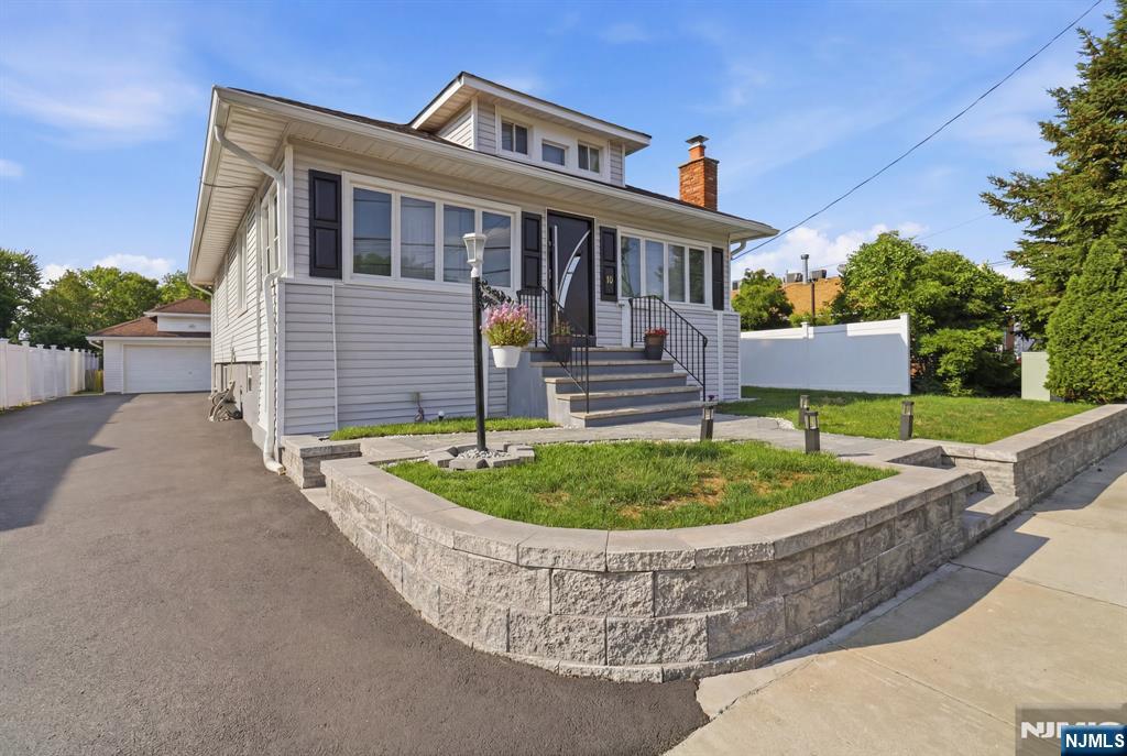 15 Pehle Ave, Saddle Brook, NJ 07663