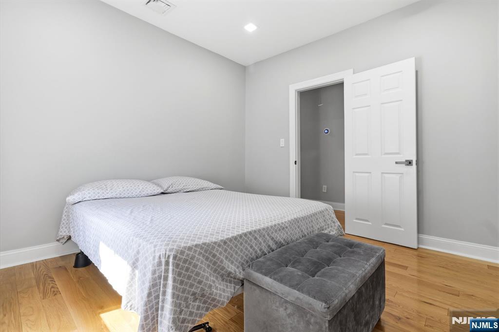 15 Pehle Avenue