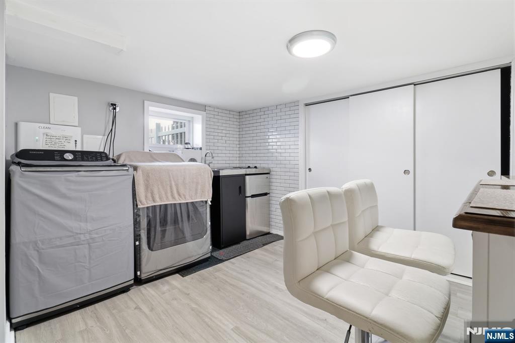 15 Pehle Avenue