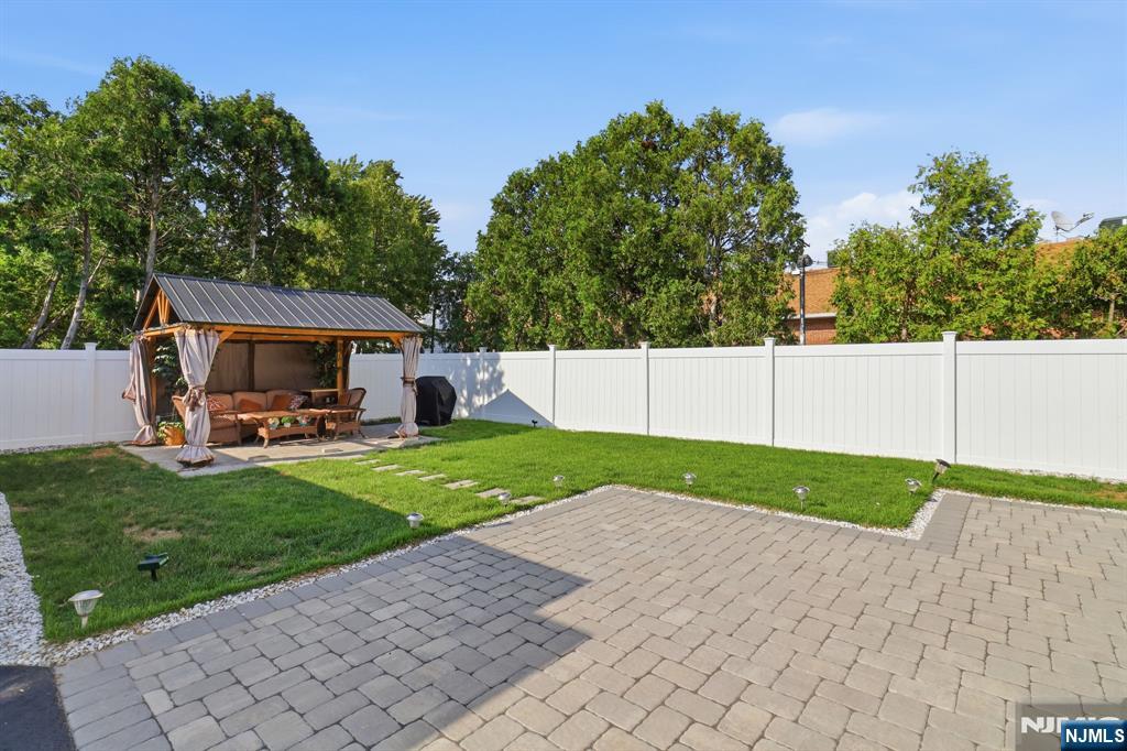 15 Pehle Avenue