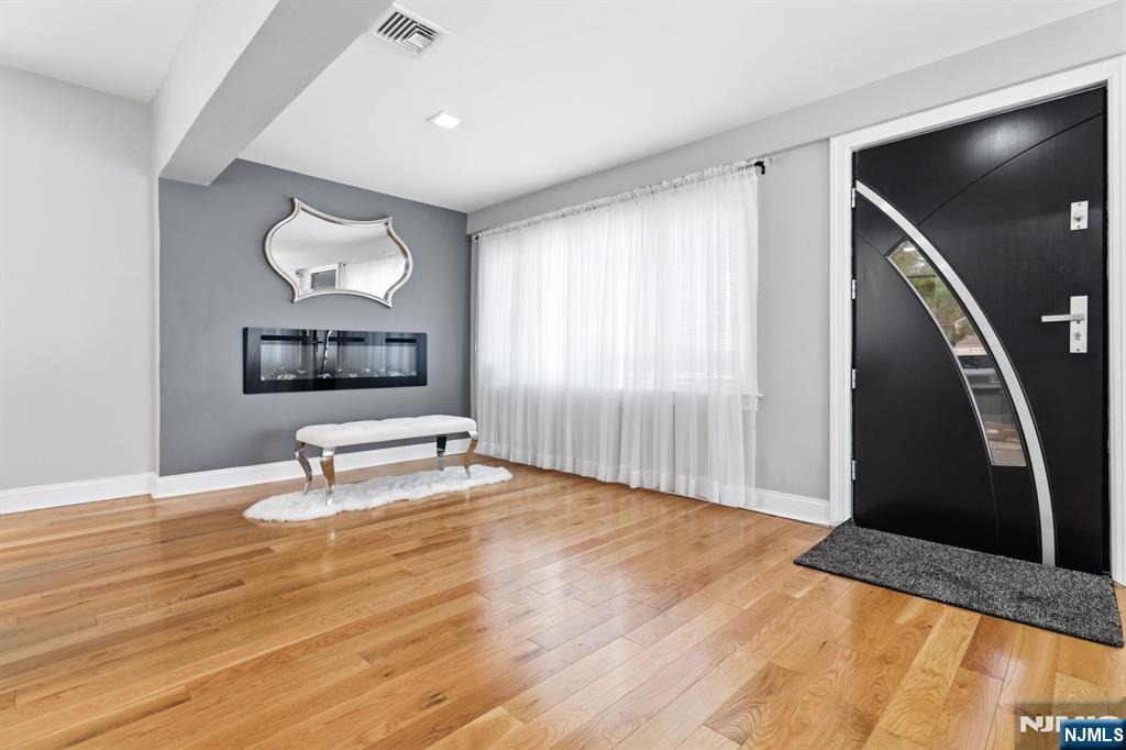 15 Pehle Ave, Saddle Brook, NJ 07663