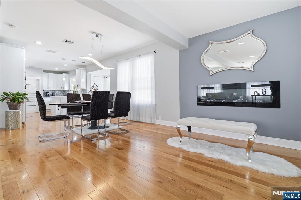 15 Pehle Avenue