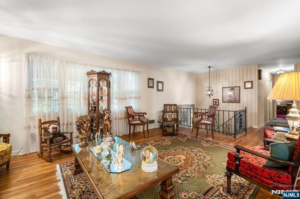 301 Raymond Street - Photo 4