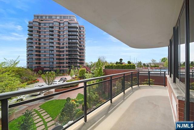 100 Carlyle Drive 5D-N - Photo 3