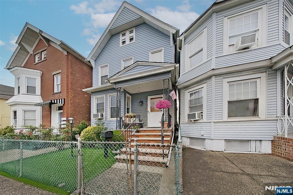 402 Davis Avenue - Photo 2