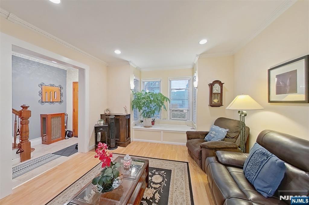 402 Davis Avenue