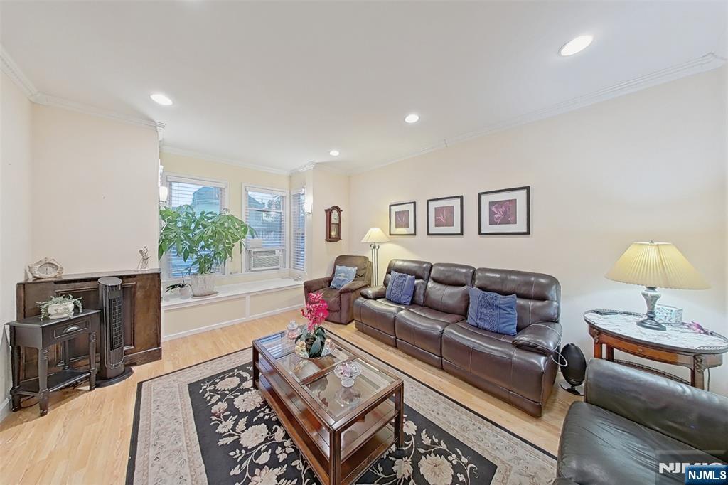 402 Davis Avenue