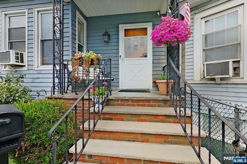 402 Davis Avenue