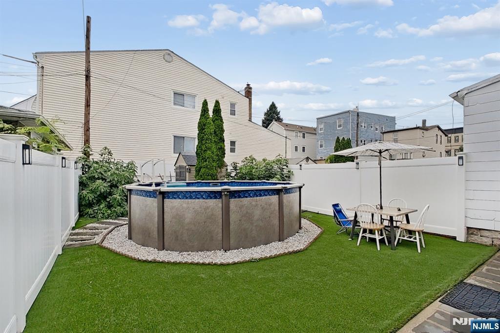 402 Davis Avenue