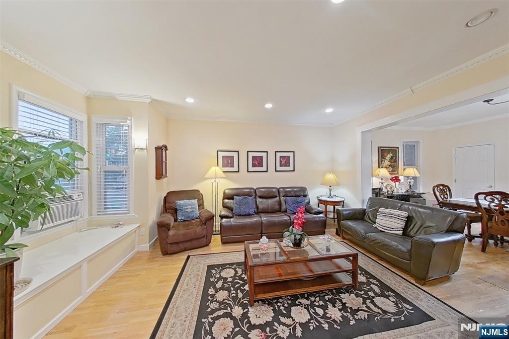 402 Davis Avenue