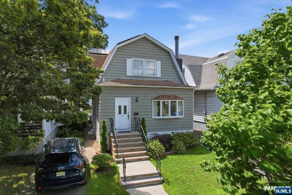 87 Curie Avenue