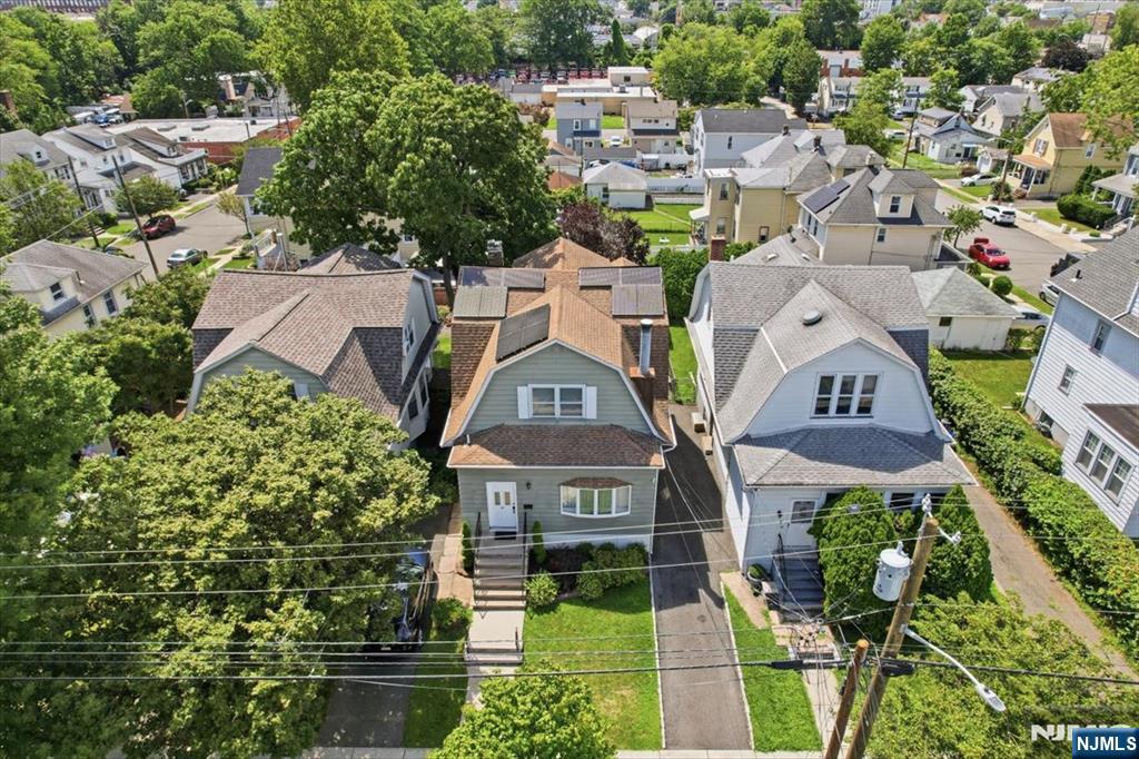 87 Curie Avenue