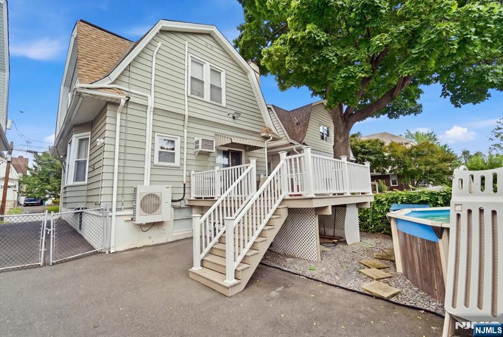 87 Curie Avenue