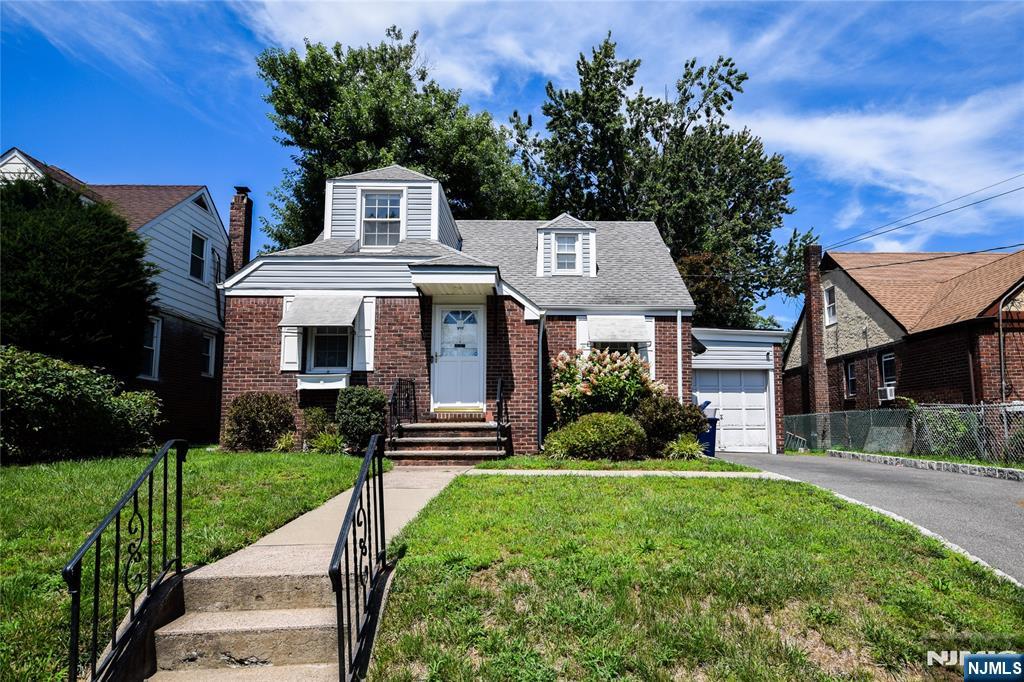 441-443 9th Avenue - Photo 2
