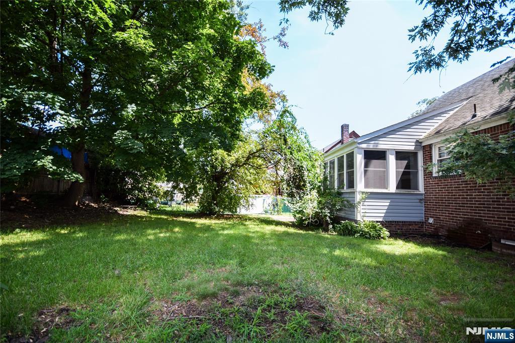 441-443 9th Avenue - Photo 3