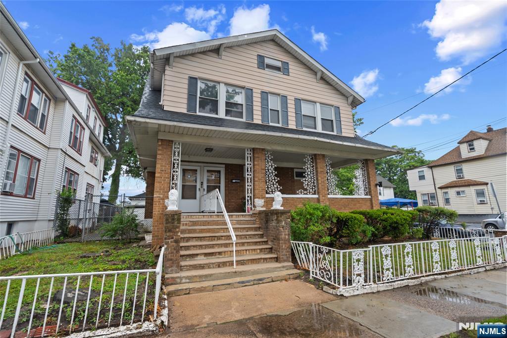 279-281 19th Avenue - Photo 1