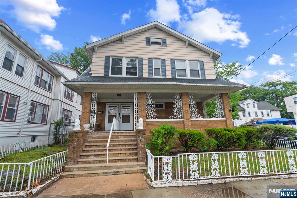 279-281 19th Avenue - Photo 2