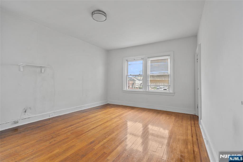 279-281 19th Avenue - Photo 4