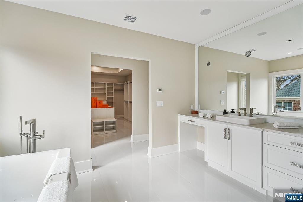 50 Roberts Road — photo 30