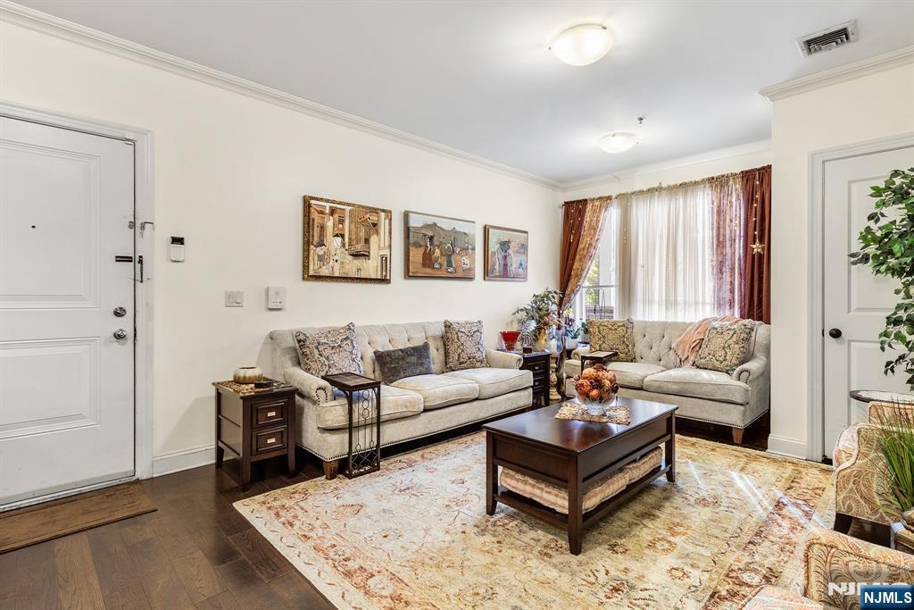 255 Laird Ave #2, Cliffside Park, NJ 07010