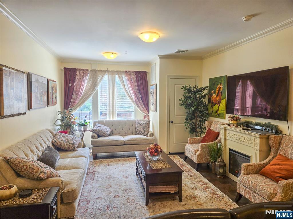 255 Laird Avenue 2 - Photo 2