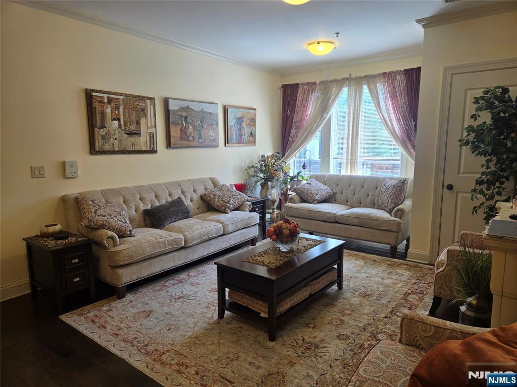 255 Laird Avenue 2 - Photo 3