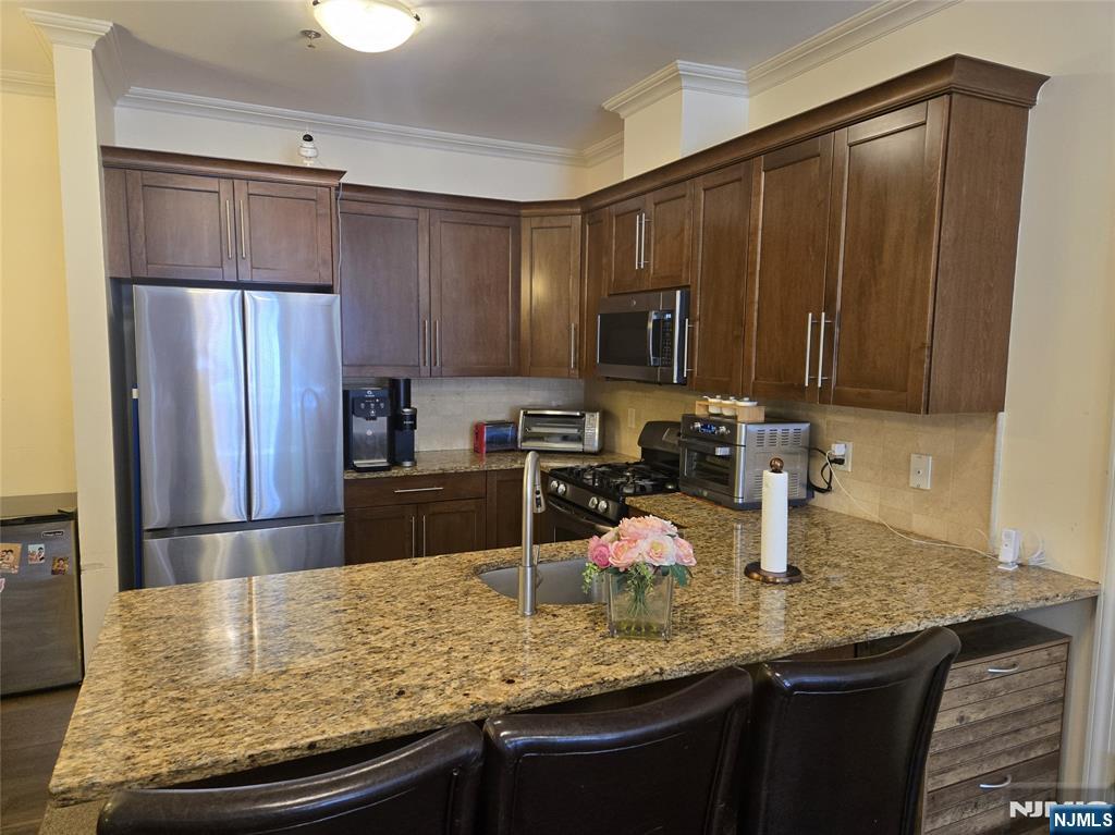 255 Laird Avenue 2 - Photo 5