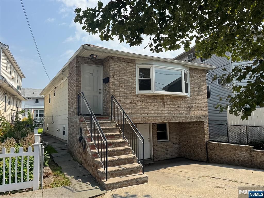 71 Suburbia Court - Photo 1