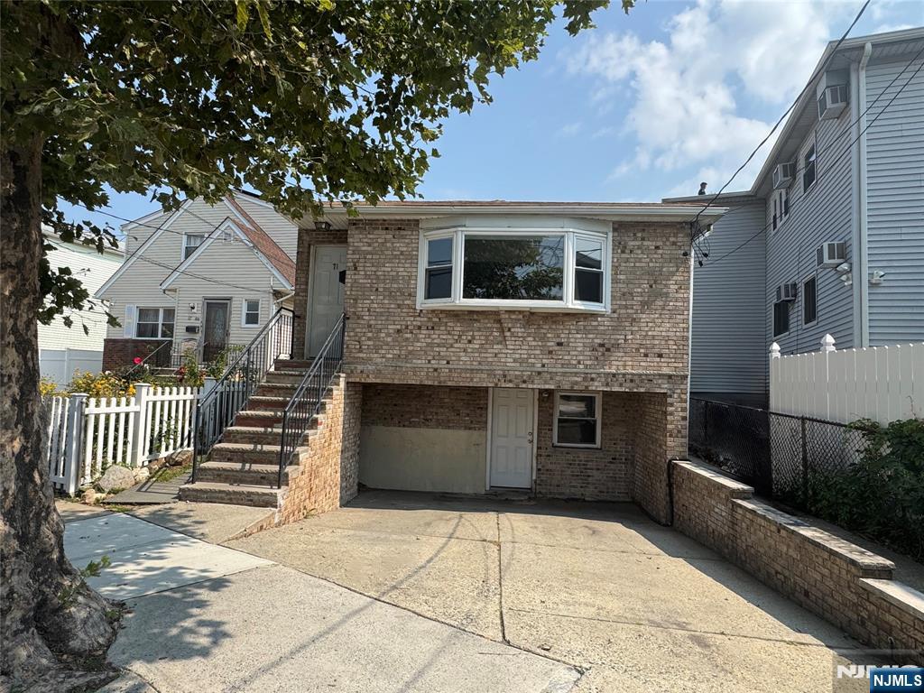 71 Suburbia Court - Photo 2
