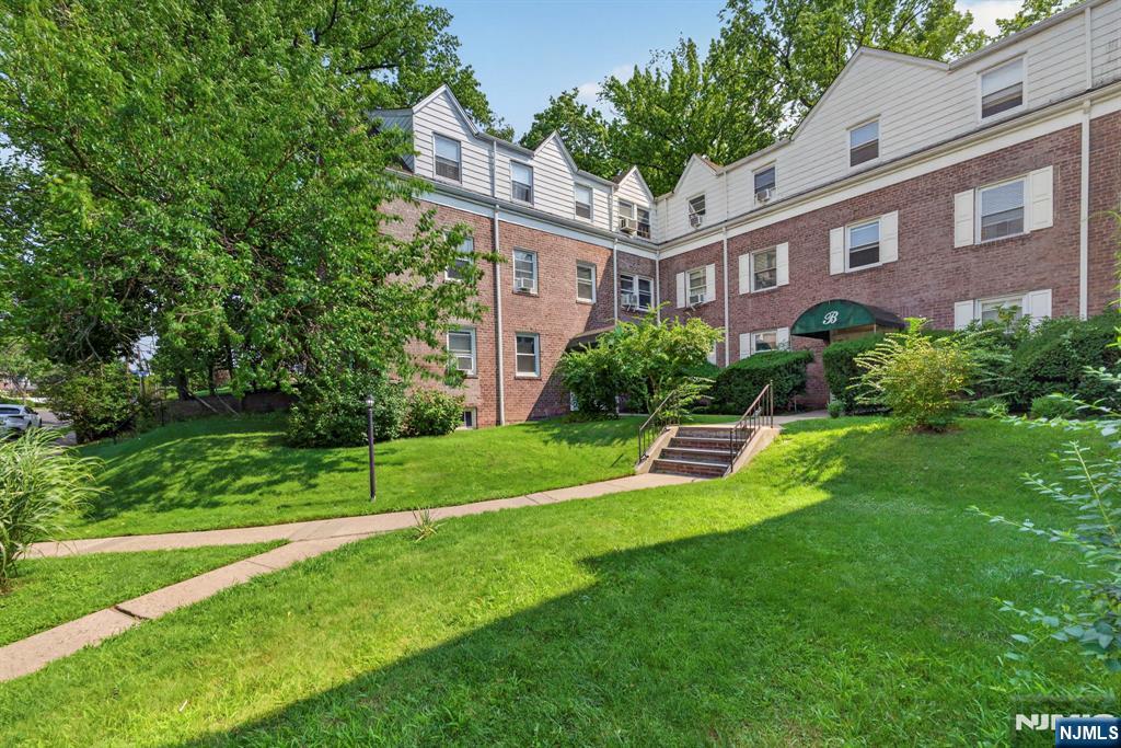 140 Englewood Avenue 5B - Photo 2