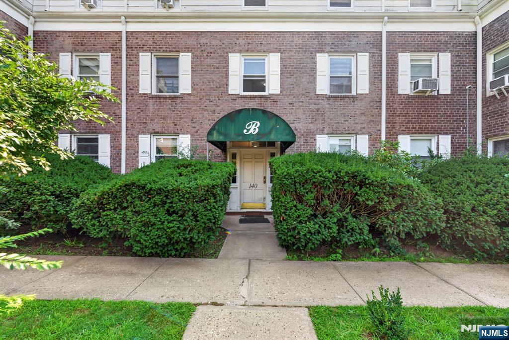 140 Englewood Avenue 5B - Photo 3
